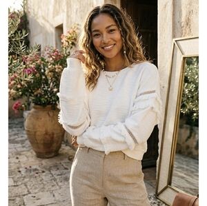 Grace+Karma White Sweatshirt Size M